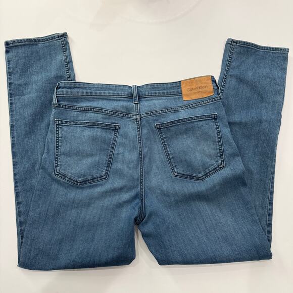 Calvin Klein Slim Straight Fit Jeans | 36x32 | Light Wash - Picture 5 of 6